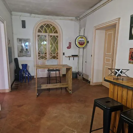 Frühstückspension La Roulotte Depote 3*