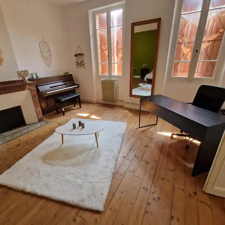 Frühstückspension La Roulotte Depote 3*