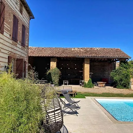 Oda ve Kahvaltı La Roulotte Depote 3*