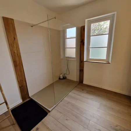 La Roulotte Depote Oda ve Kahvaltı Monbéqui