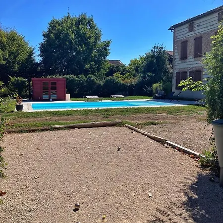 Oda ve Kahvaltı La Roulotte Depote Monbéqui